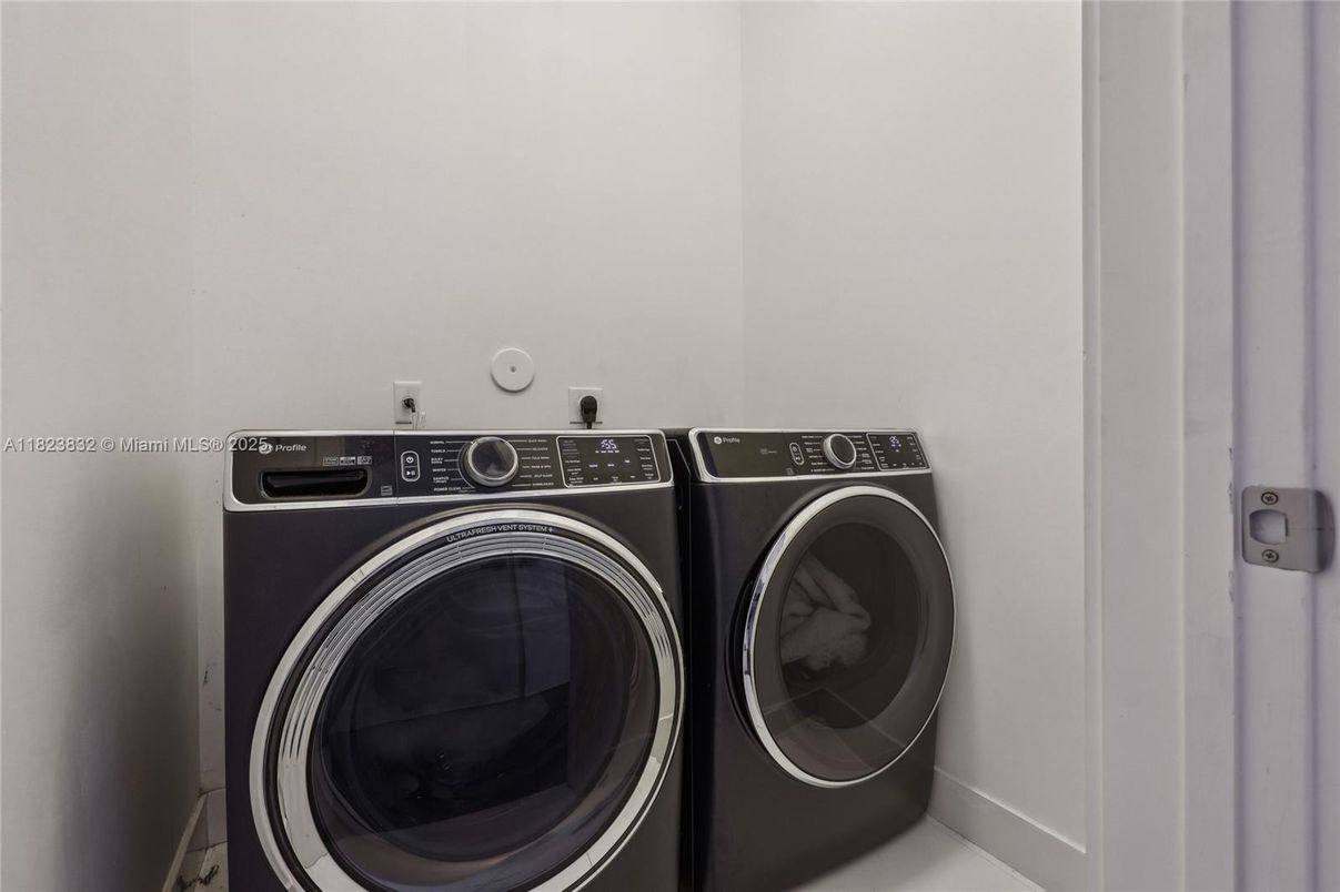Interior, Washer