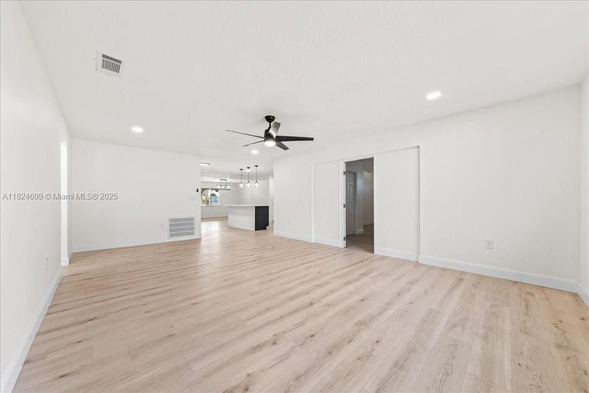 Empty room, Interior, Recessed Lighting, Wood Texture Flooring