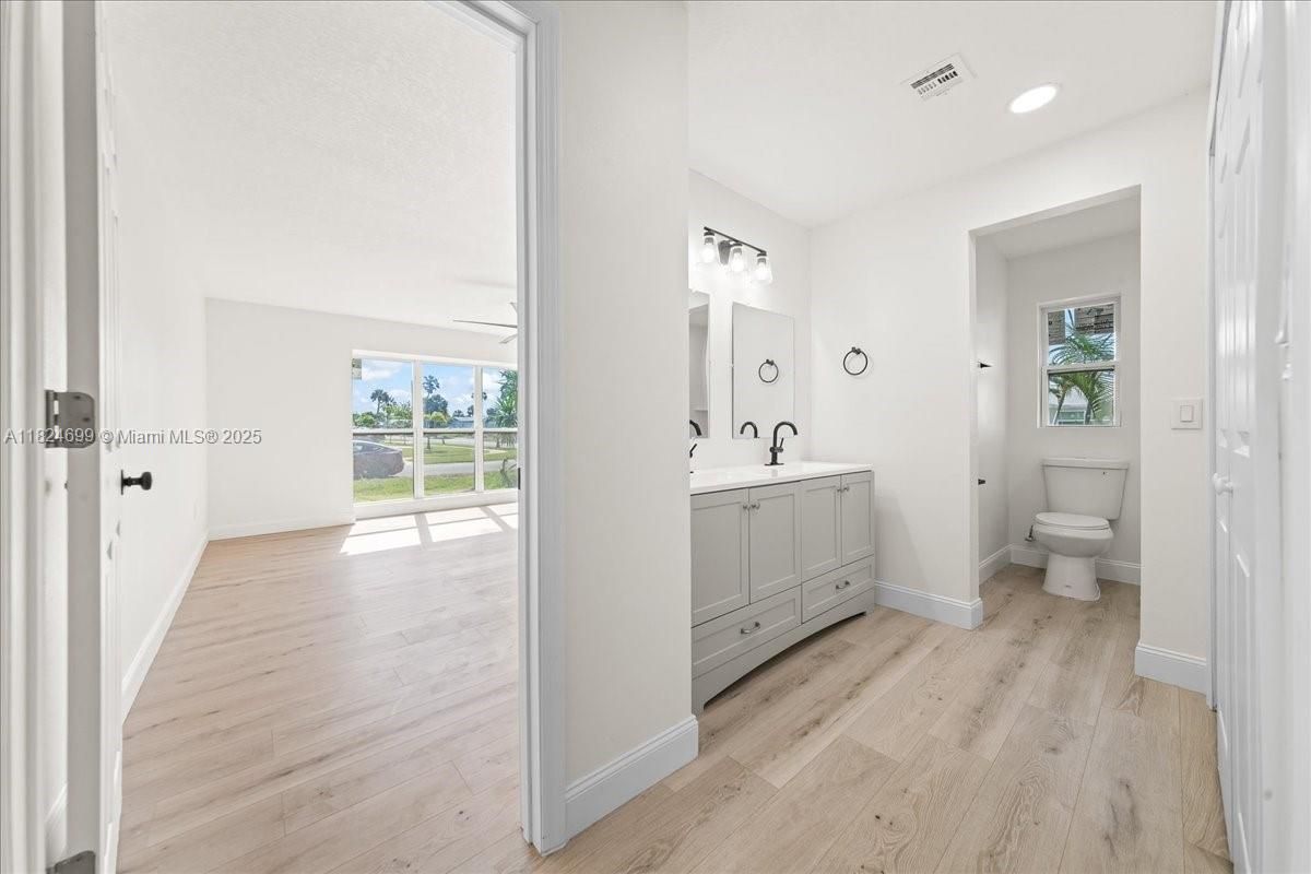 Bathroom, Interior, Recessed Lighting, Wood Texture Flooring