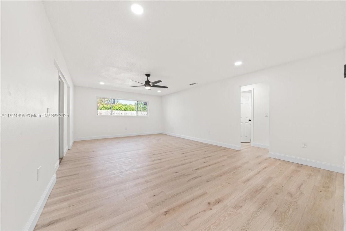 Empty room, Interior, Recessed Lighting, Wood Texture Flooring