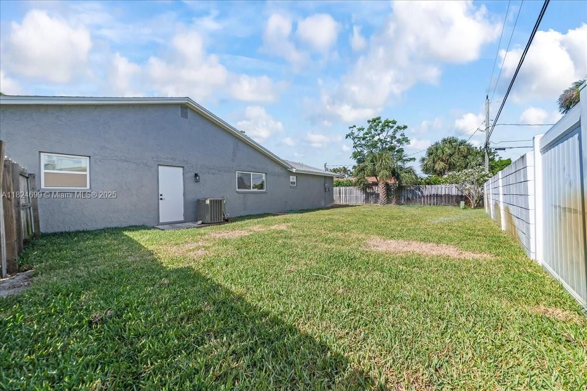 Backyard, Exterior