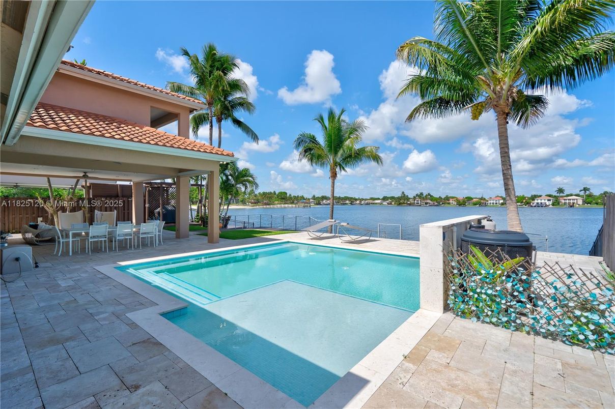 Exterior, Pool, Water