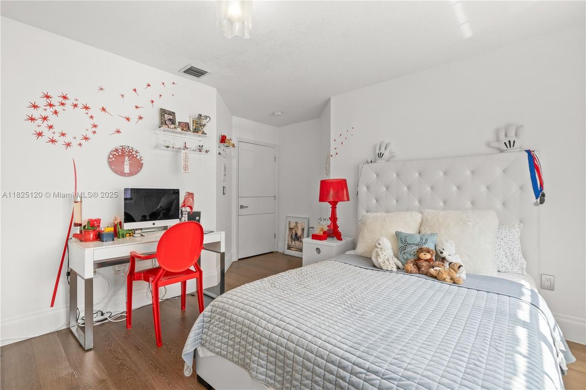 Bedroom, Home Office, Interior, Wood Texture Flooring