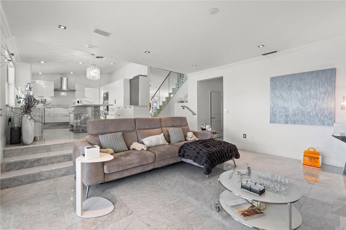 Chandelier, Interior, Kitchen, Living room, Marble, Pendant Lights, Recessed Lighting, Stainless Steel Appliances