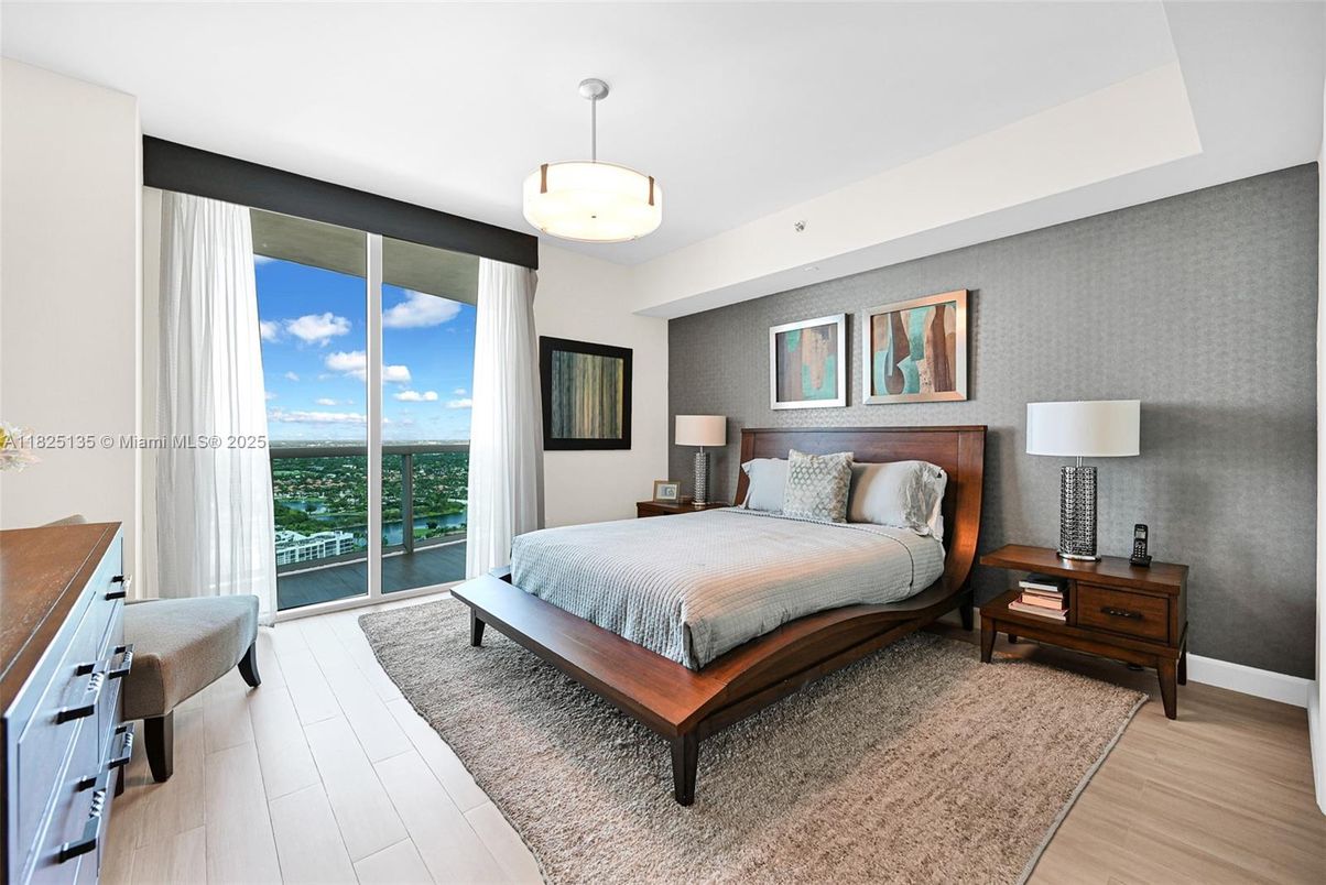 Bedroom, Interior, Pendant Lights, Water, Wood Texture Flooring
