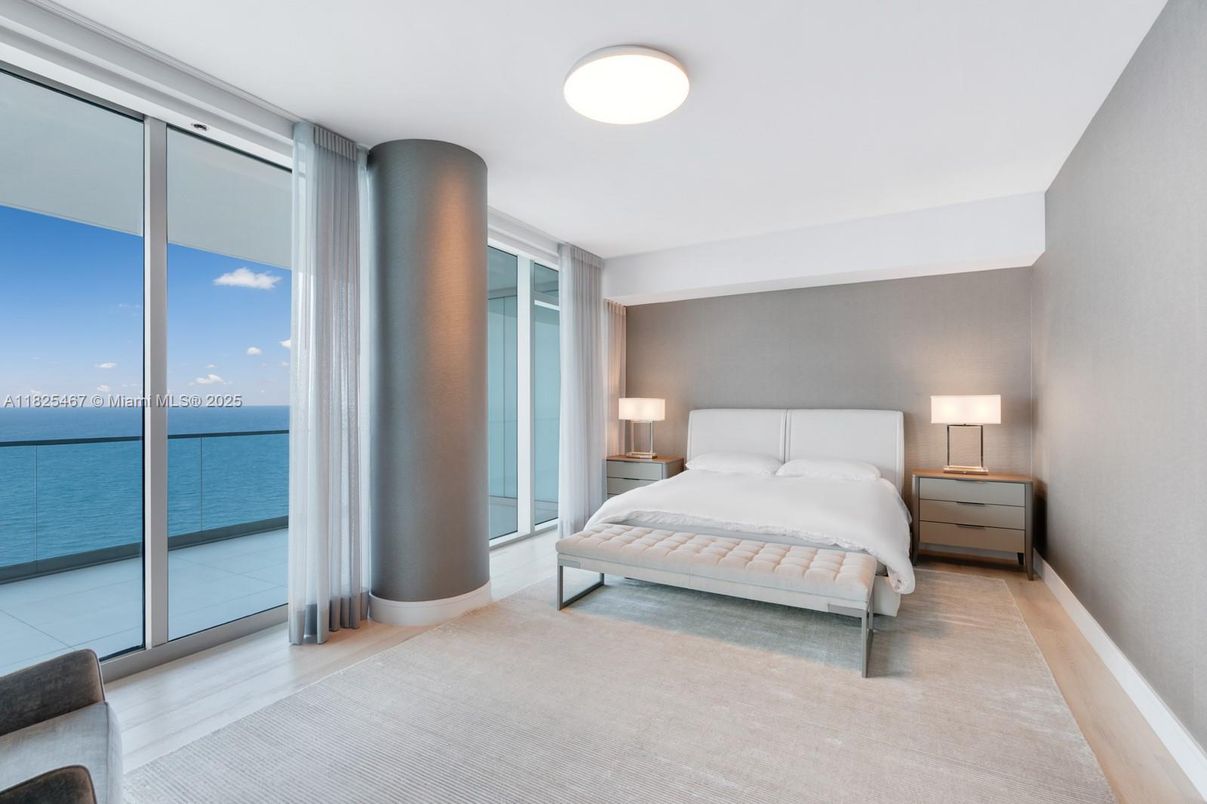 Bedroom, Interior, Water