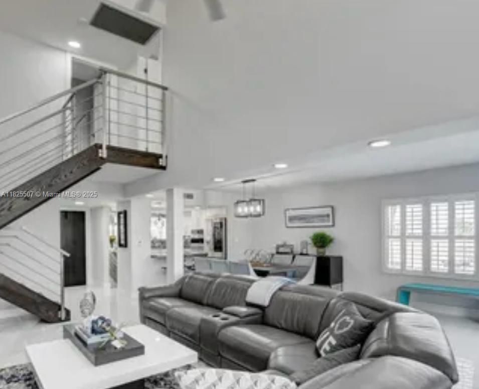 Chandelier, Dining room, Interior, Living room, Pendant Lights, Recessed Lighting