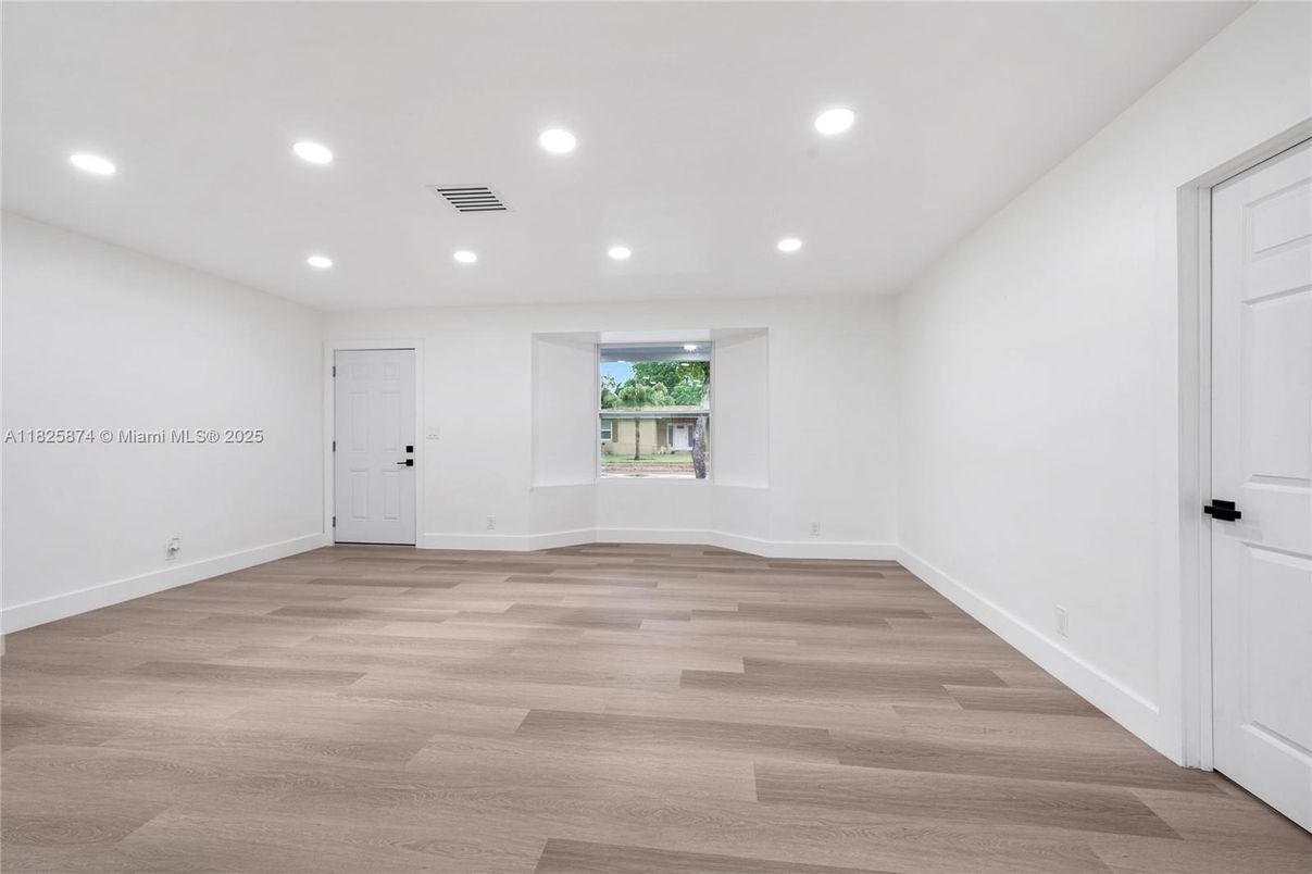 Empty room, Interior, Recessed Lighting, Wood Texture Flooring