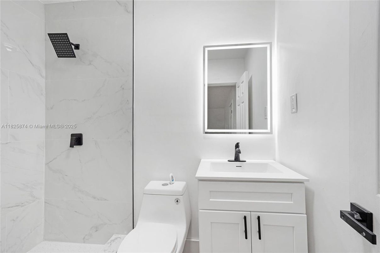 Bathroom, Interior, Marble Walls