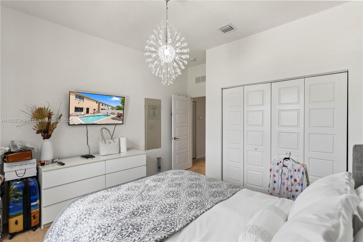 Bedroom, Chandelier, Interior, Pendant Lights