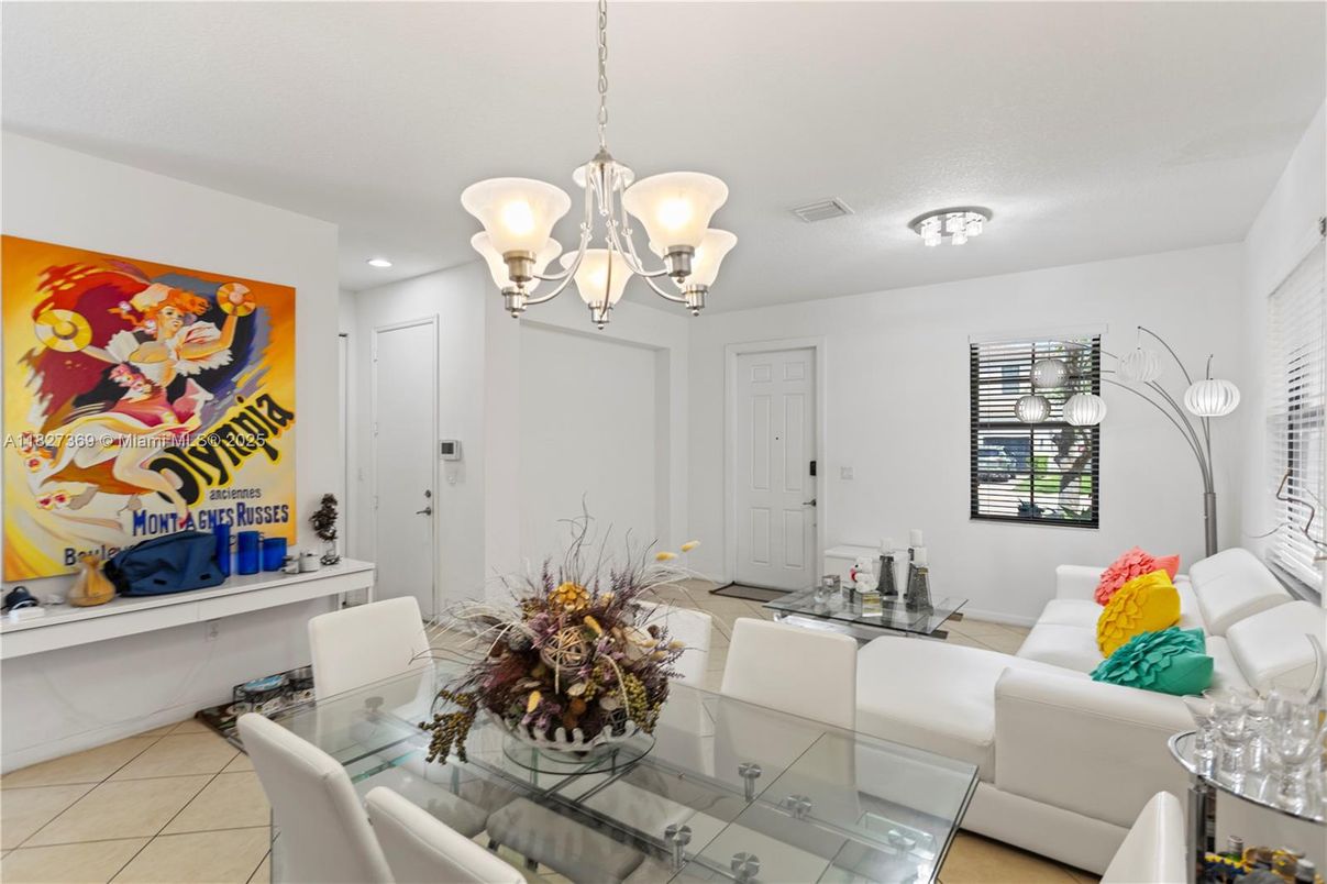 Chandelier, Dining room, Interior, Living room, Recessed Lighting