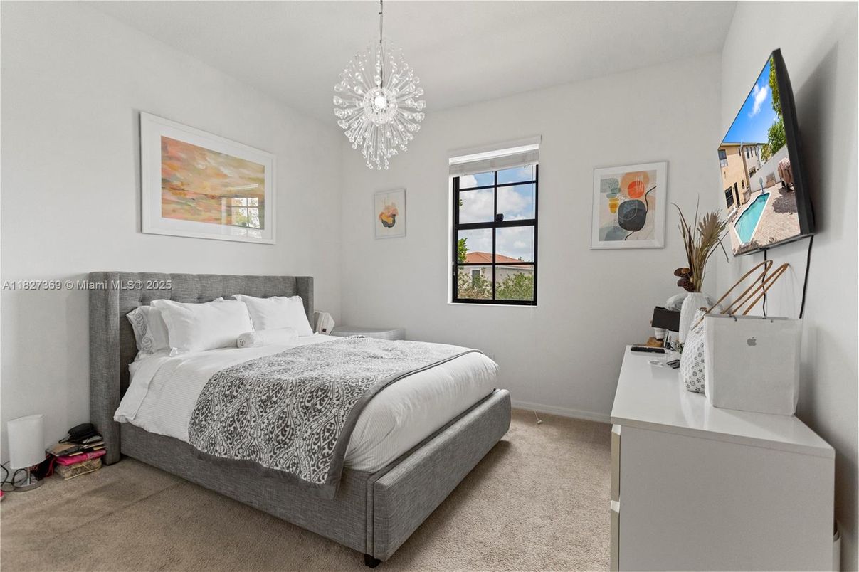Bedroom, Chandelier, Interior, Pendant Lights