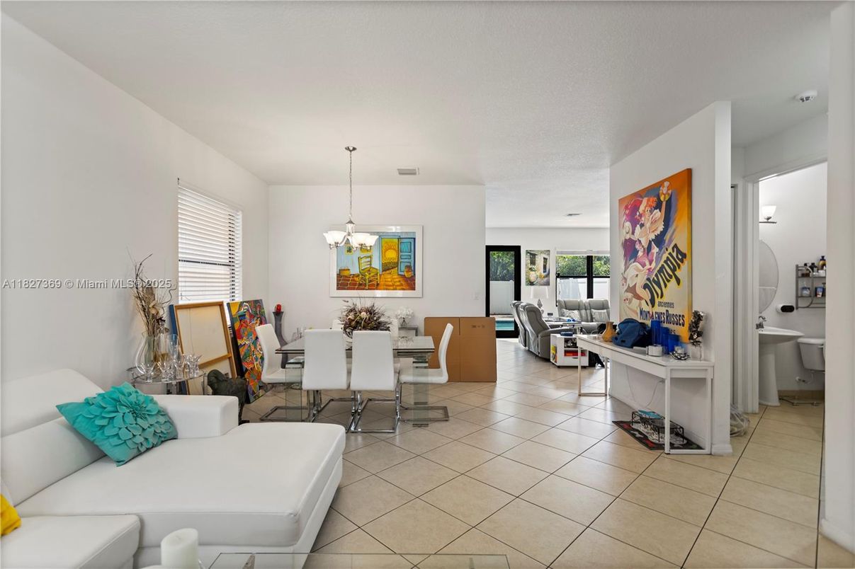 Dining room, Interior, Living room, Pendant Lights