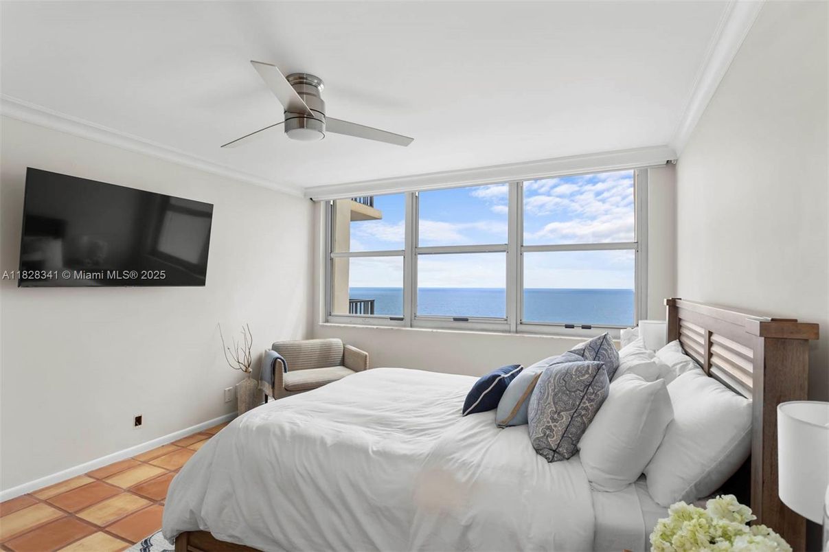 Bedroom, Interior, Water