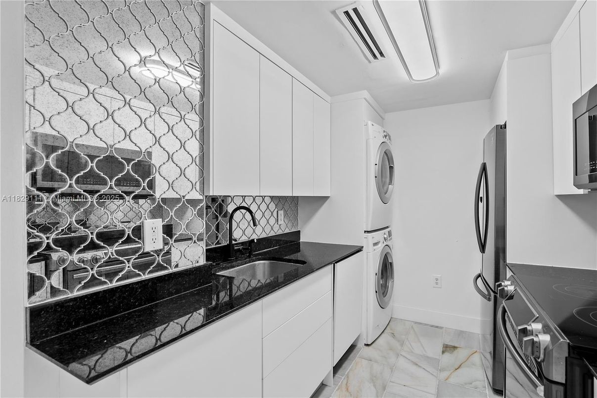 Interior, Kitchen, Washer