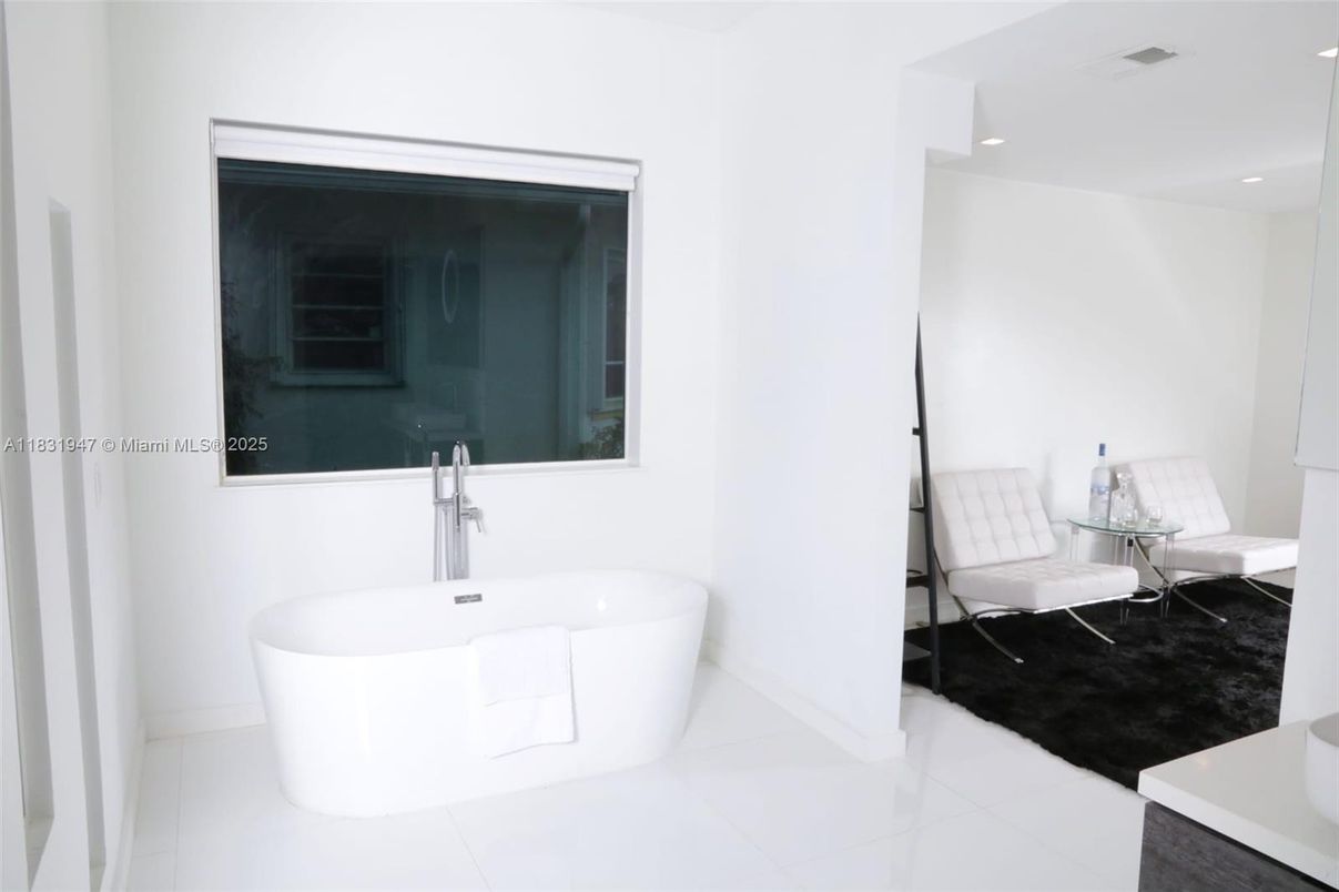 Bathroom, Free Standing Baths, Interior, Recessed Lighting