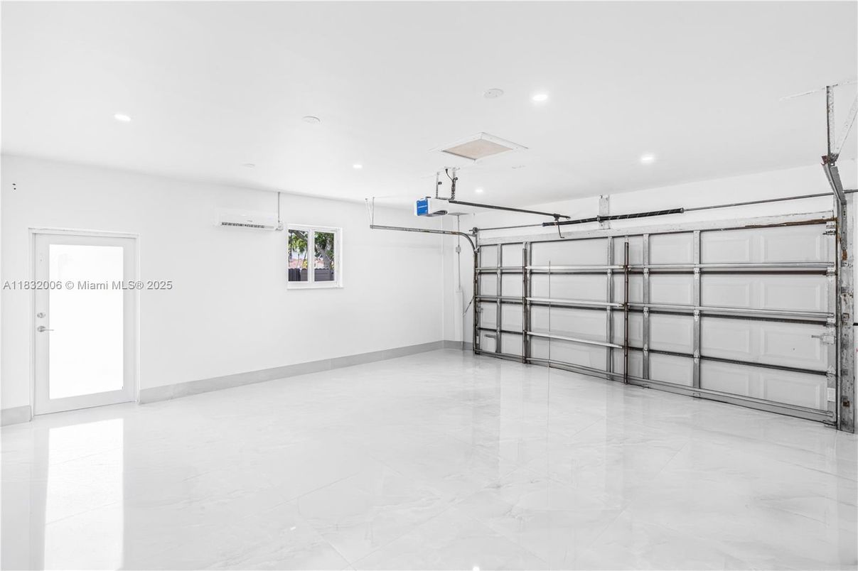Garage, Interior, Marble, Recessed Lighting