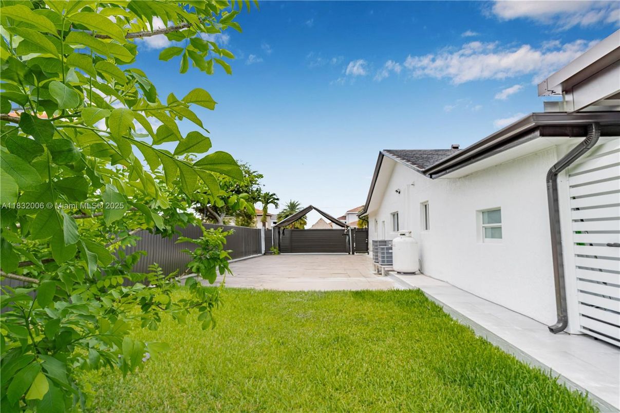 Backyard, Exterior