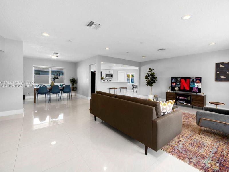 Dining room, Interior, Living room, Recessed Lighting