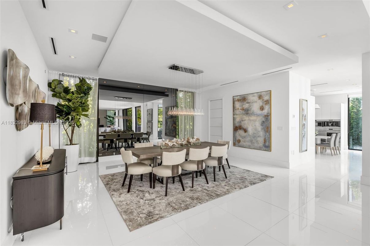 Chandelier, Dining room, Interior, Pendant Lights, Recessed Lighting