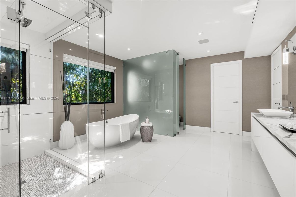 Bathroom, Dual Sink Vanities, Free Standing Baths, Glass Shower, Interior, Recessed Lighting