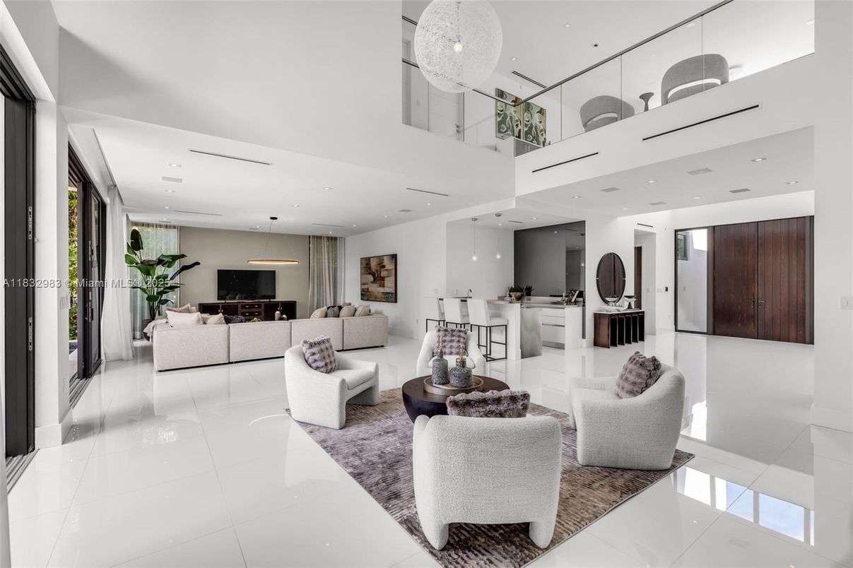 Interior, Living room, Pendant Lights, Recessed Lighting