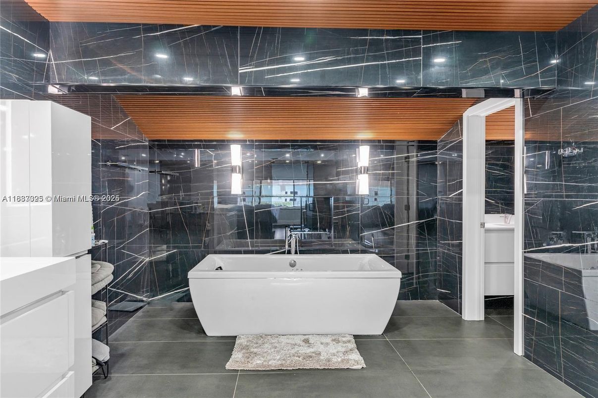 Bathroom, Free Standing Baths, Interior, Marble Walls