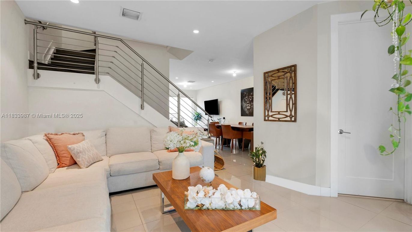 Dining room, Interior, Living room, Recessed Lighting