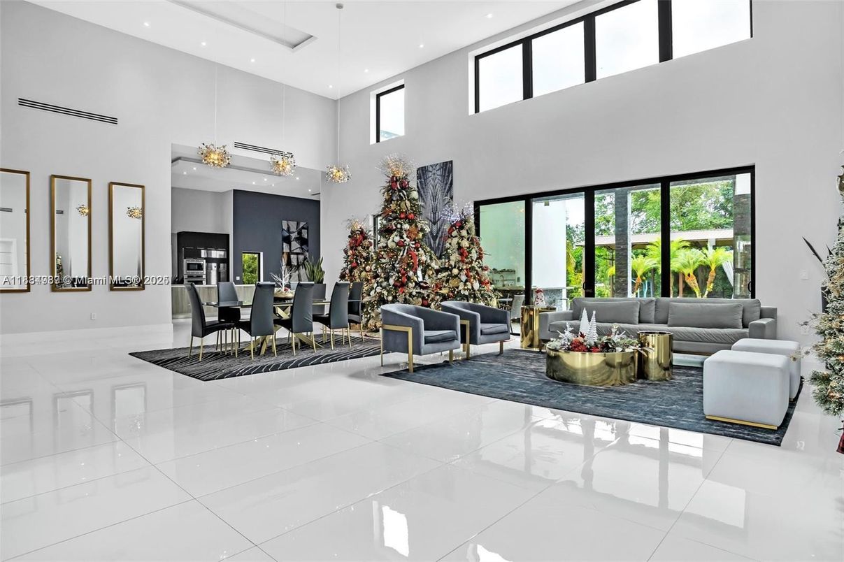 Chandelier, Dining room, Interior, Living room, Recessed Lighting