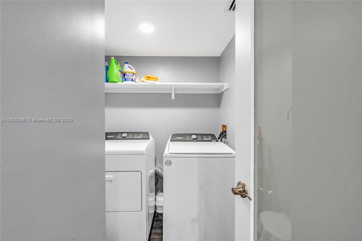 Interior, Recessed Lighting, Utility Closets, Washer