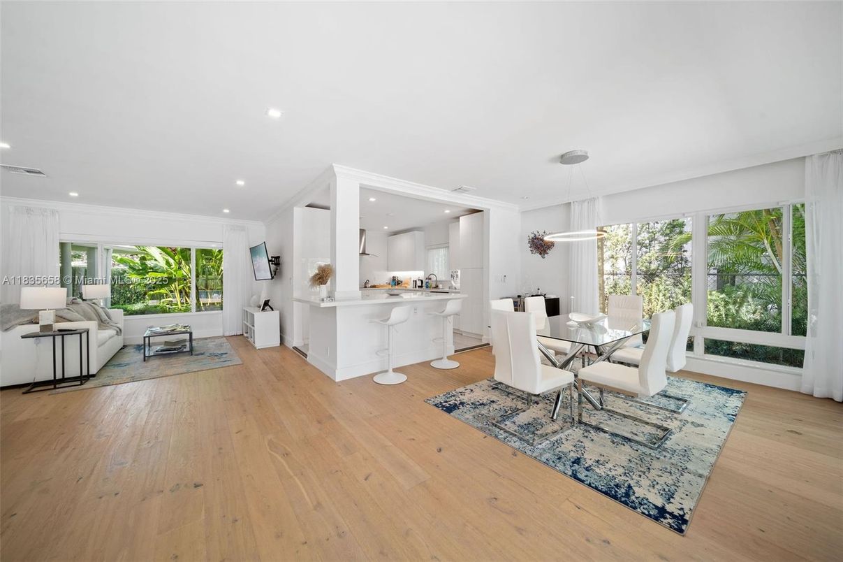 Dining room, Interior, Kitchen, Living room, Pendant Lights, Recessed Lighting, Wood Texture Flooring