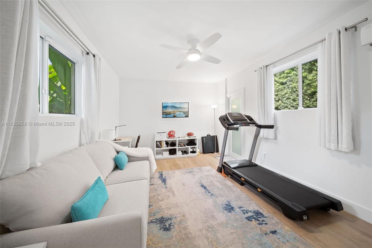 Fitness Equipment, Interior, Living room, Wood Texture Flooring