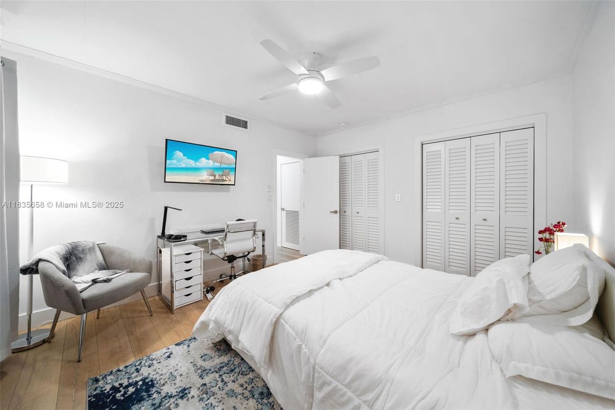 Bedroom, Home Office, Interior, Wood Texture Flooring