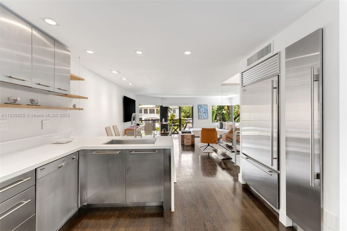 Dining room, Interior, Kitchen, Recessed Lighting, Stainless Steel Appliances, Wood Texture Flooring