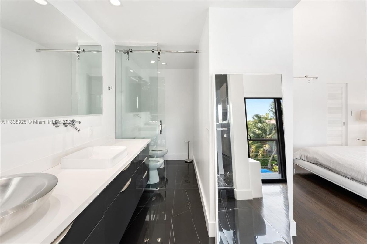Bathroom, Interior, Recessed Lighting, Wood Texture Flooring
