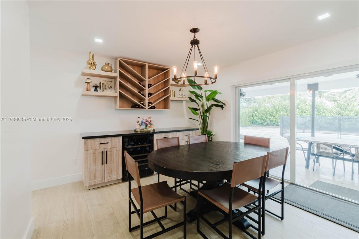 Chandelier, Dining room, Interior, Recessed Lighting, Wood Texture Flooring