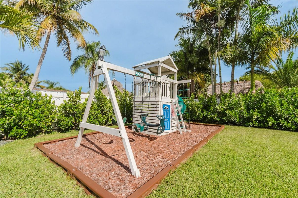Backyard, Exterior, Playground