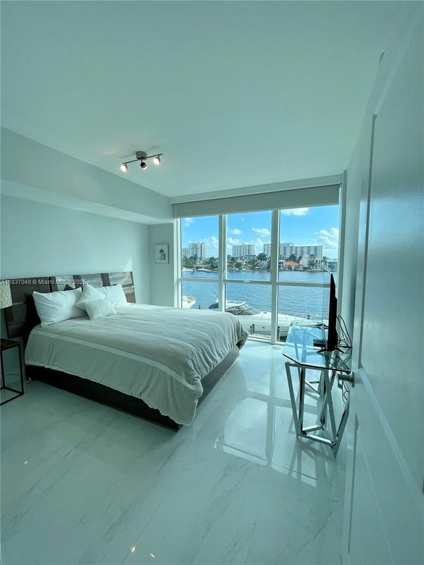 Bedroom, Interior, Marble, Water