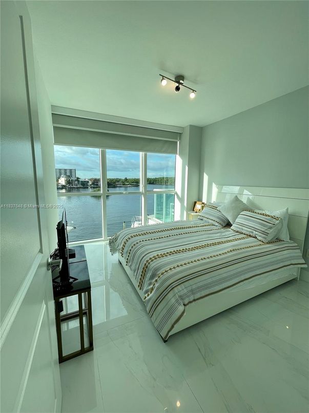 Bedroom, Interior, Marble, Water