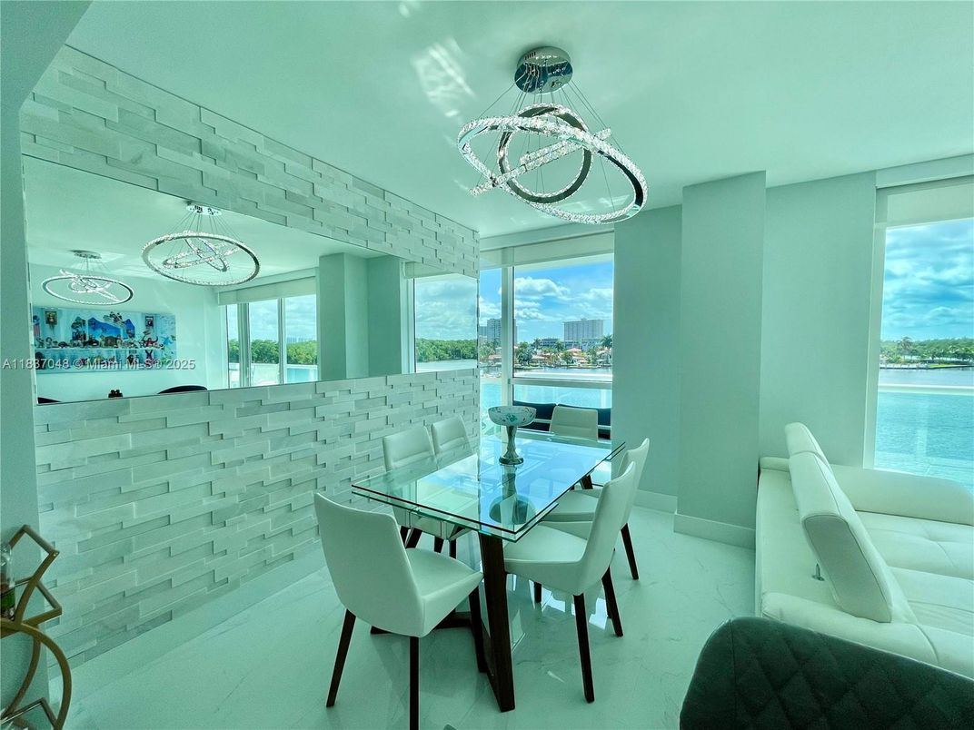 Chandelier, Dining room, Interior, Pendant Lights, Water