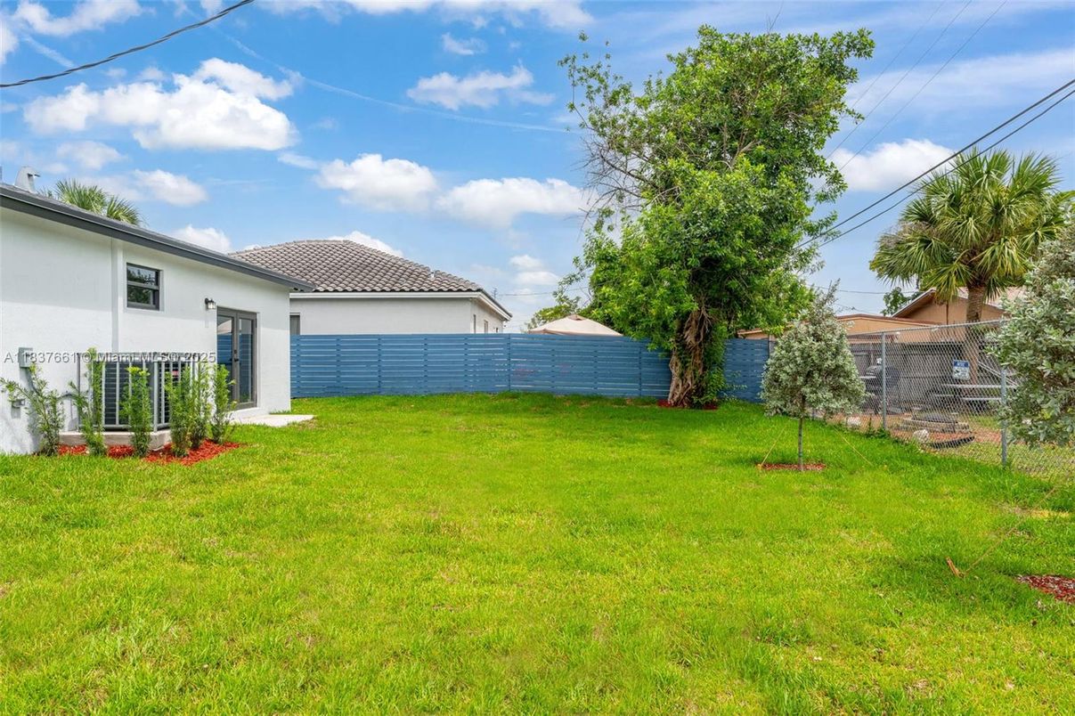 Backyard, Exterior