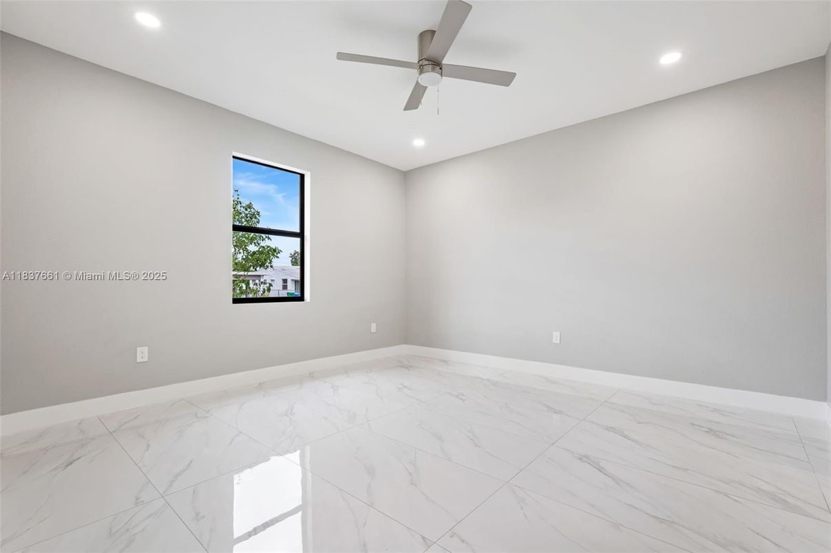Empty room, Interior, Marble, Recessed Lighting
