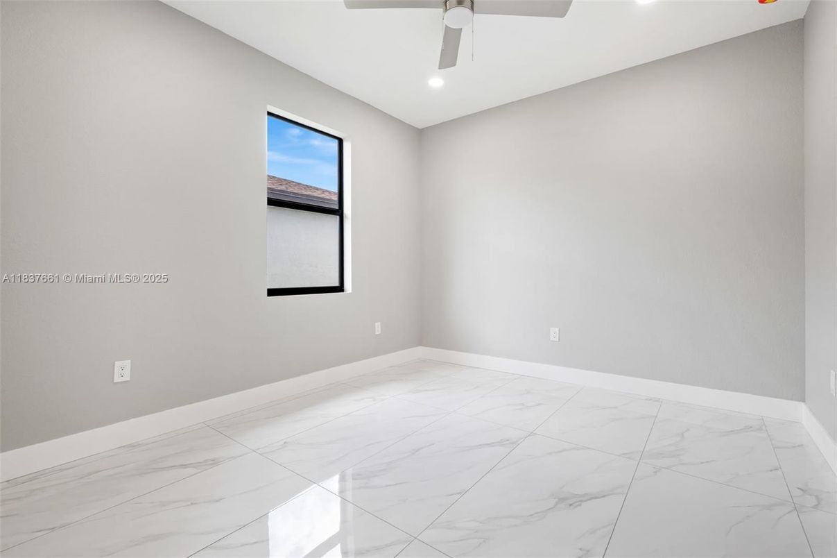 Empty room, Interior, Marble, Recessed Lighting