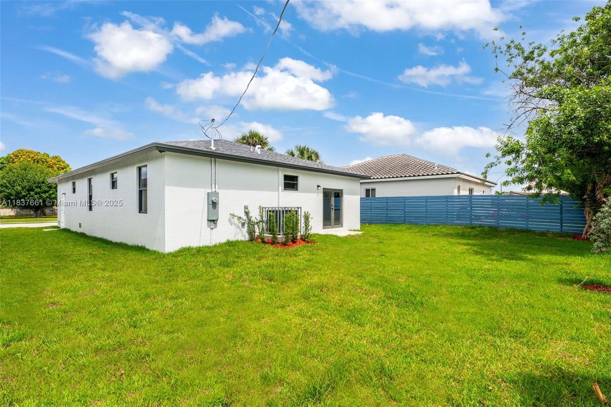 Backyard, Exterior