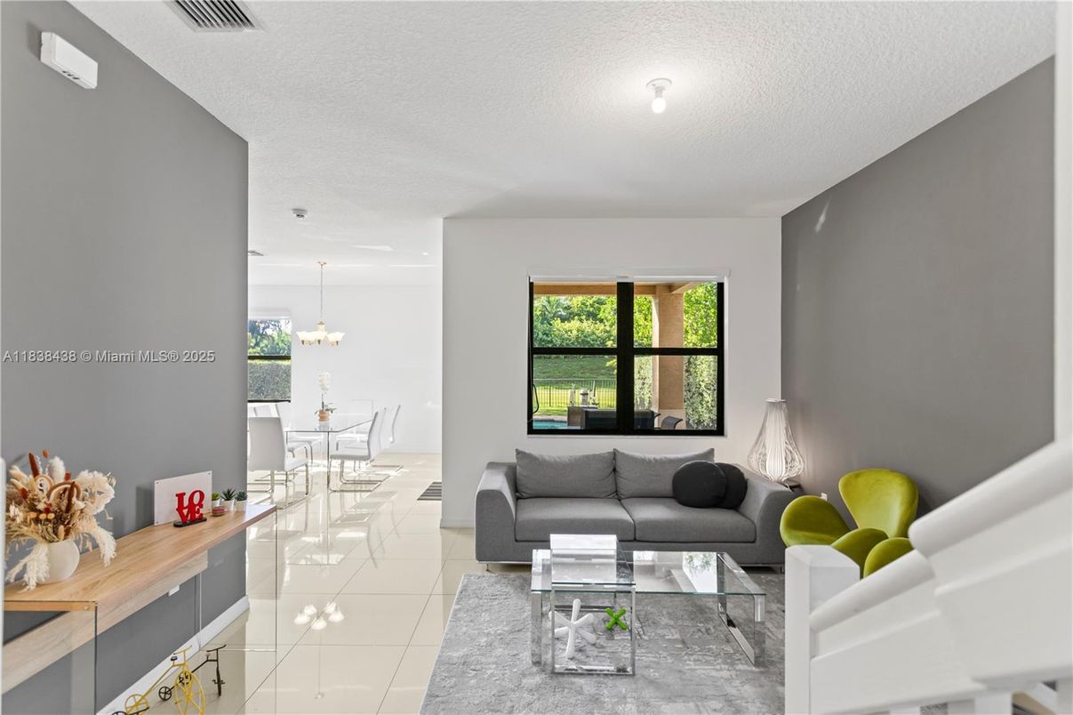 Chandelier, Dining room, Interior, Living room