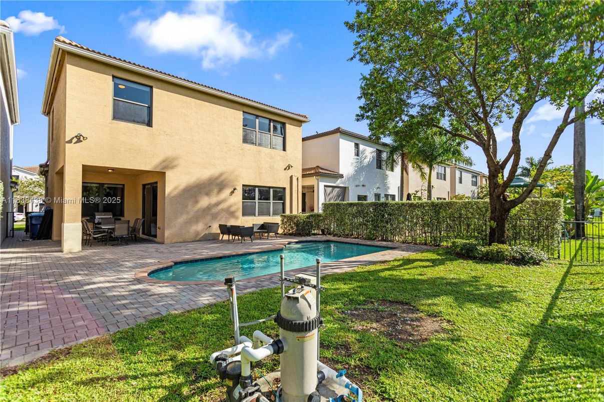 Backyard, Exterior, Pool