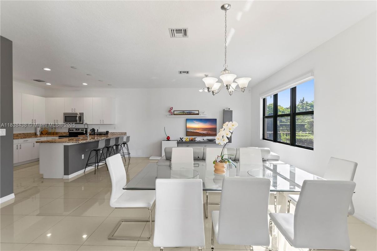 Chandelier, Dining room, Interior, Kitchen, Pendant Lights, Recessed Lighting