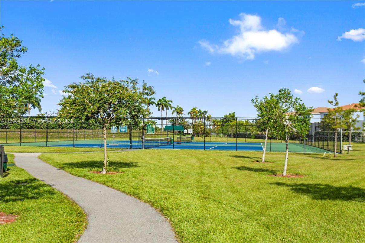 Exterior, Tennis Courts