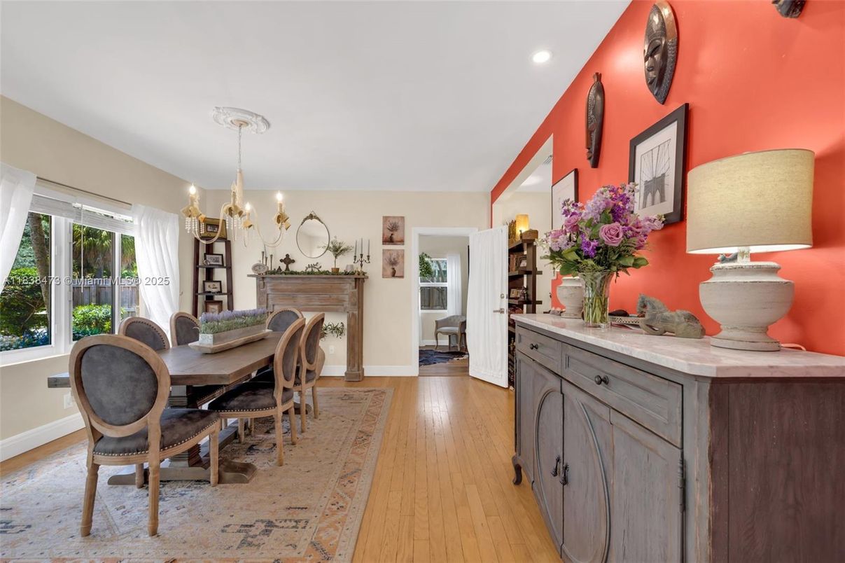 Chandelier, Dining room, Fireplace, Interior, Recessed Lighting, Wood Texture Flooring