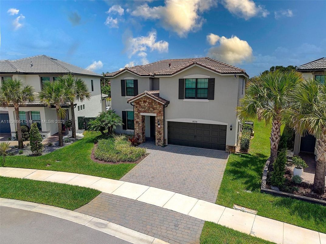 Attached, Exterior, Facade, Spanish Mediterranean